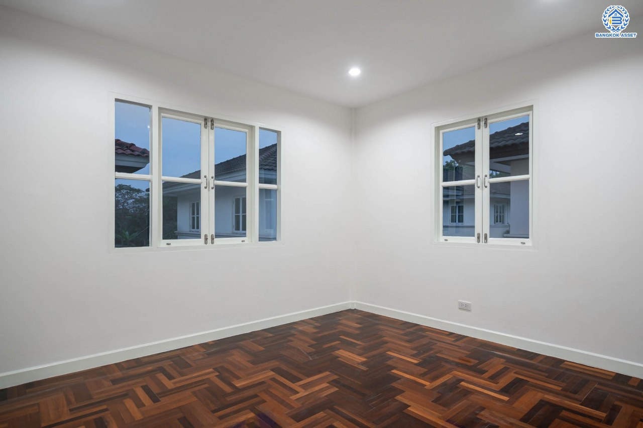 บ้านมือสองตกแต่งใหม่ โครงการ ชลลดา วัดลาดปลาดุก บ้านเดี่ยวหลังมุม คุณภาพระดับ L&H บนเนื้อที่ 57.7 ตร.ว. ฟังก์ชัน 3 ห้องนอน 2 ห้องน้ำ จอดรถได้ 1 คัน บนทำเลศักยภาพ เพียง 15 นาทีถึงเซ็นทรัลเวสท์เกต ใกล้รถไฟฟ้าสายสีม่วง "สถานีคลองบางไผ่"